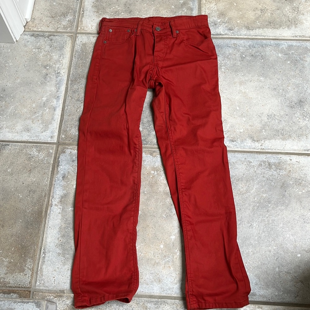 Levi’s straight leg jean. Men’s size 30L 30W pre owned. Worn once
